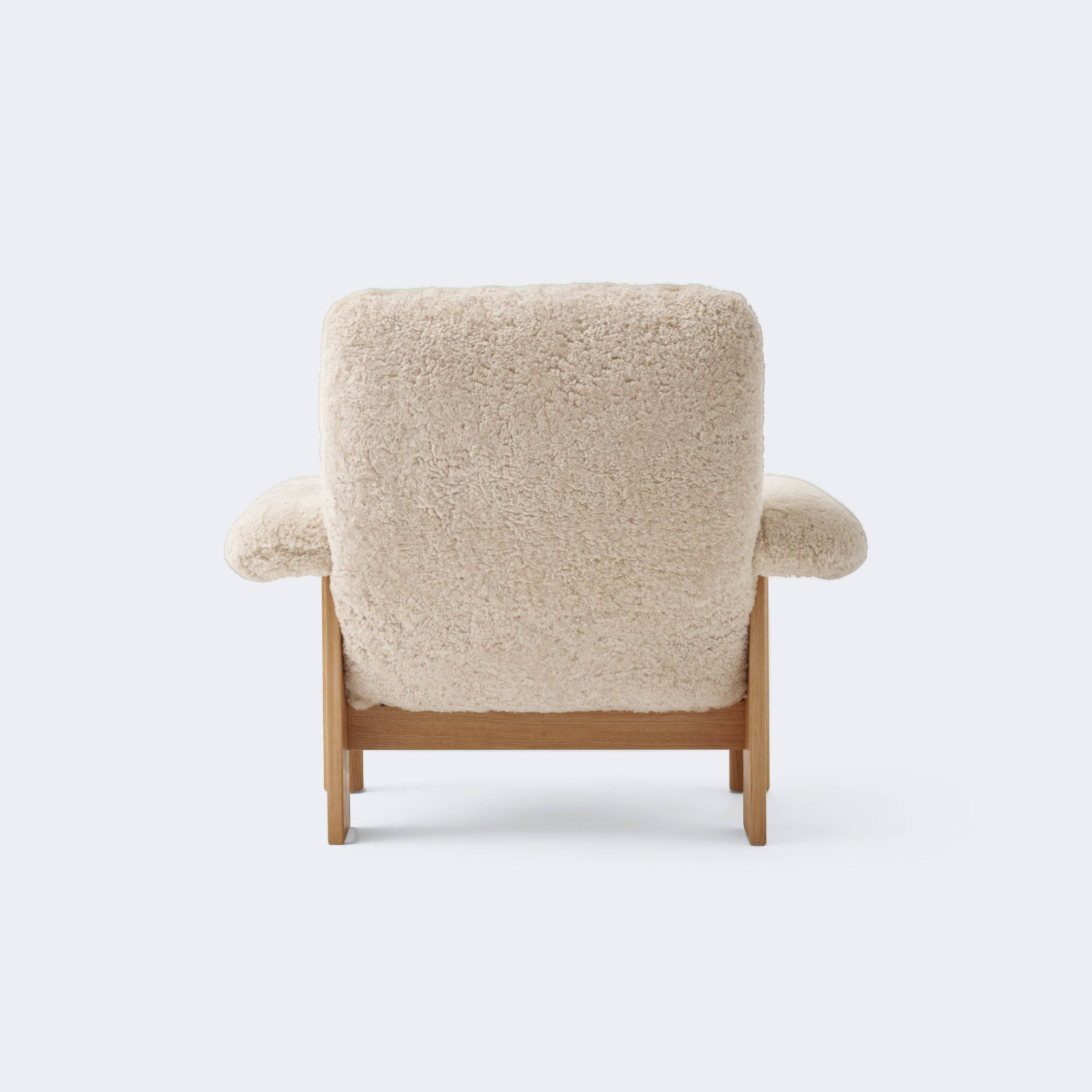 Audo Copenhagen Brasilia Lounge Chair Natural Oak Sheepskin Nature - KANSO