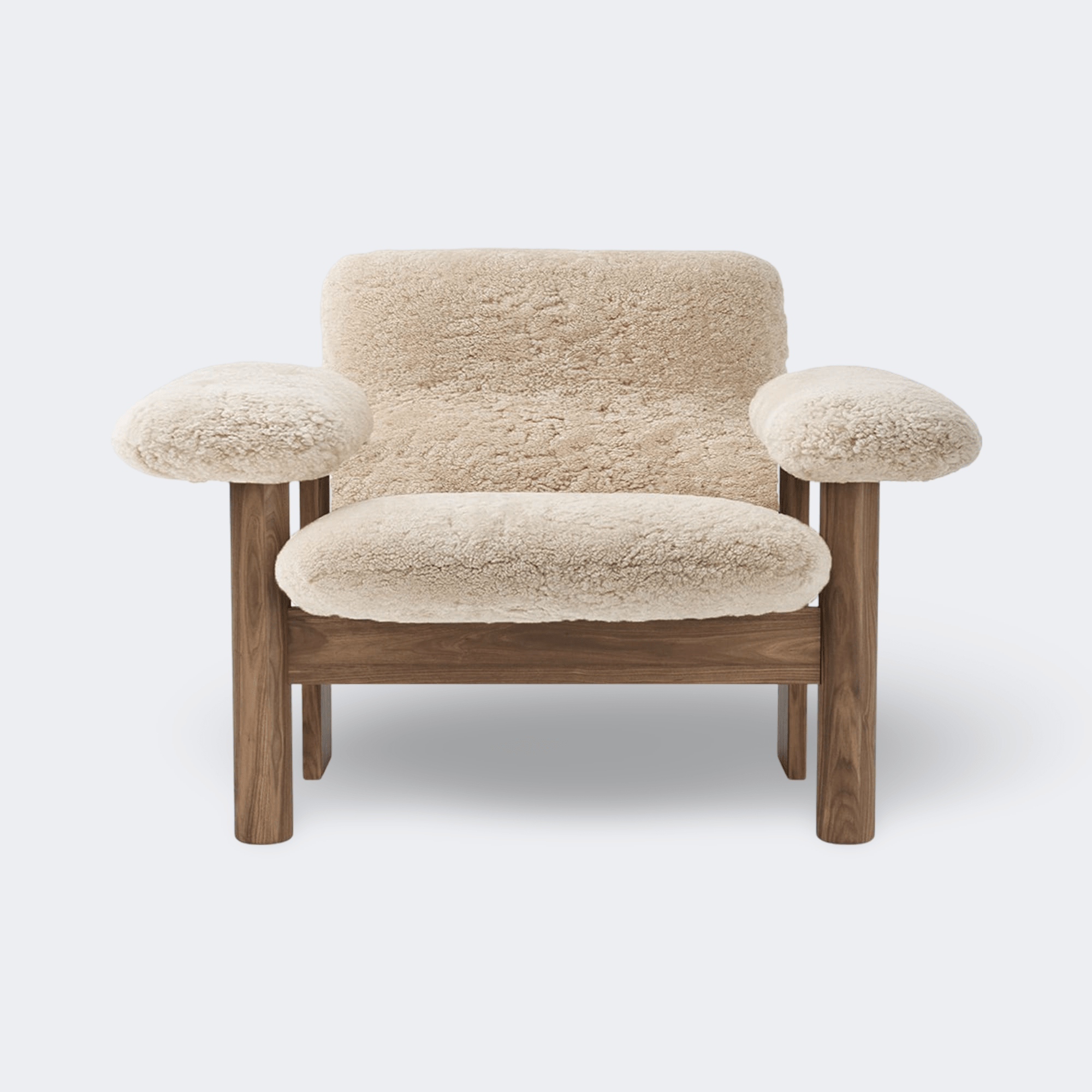 Audo Copenhagen Brasilia Lounge Chair, Low Back, Sheepskin Sheepskin Nature Walnut - KANSO