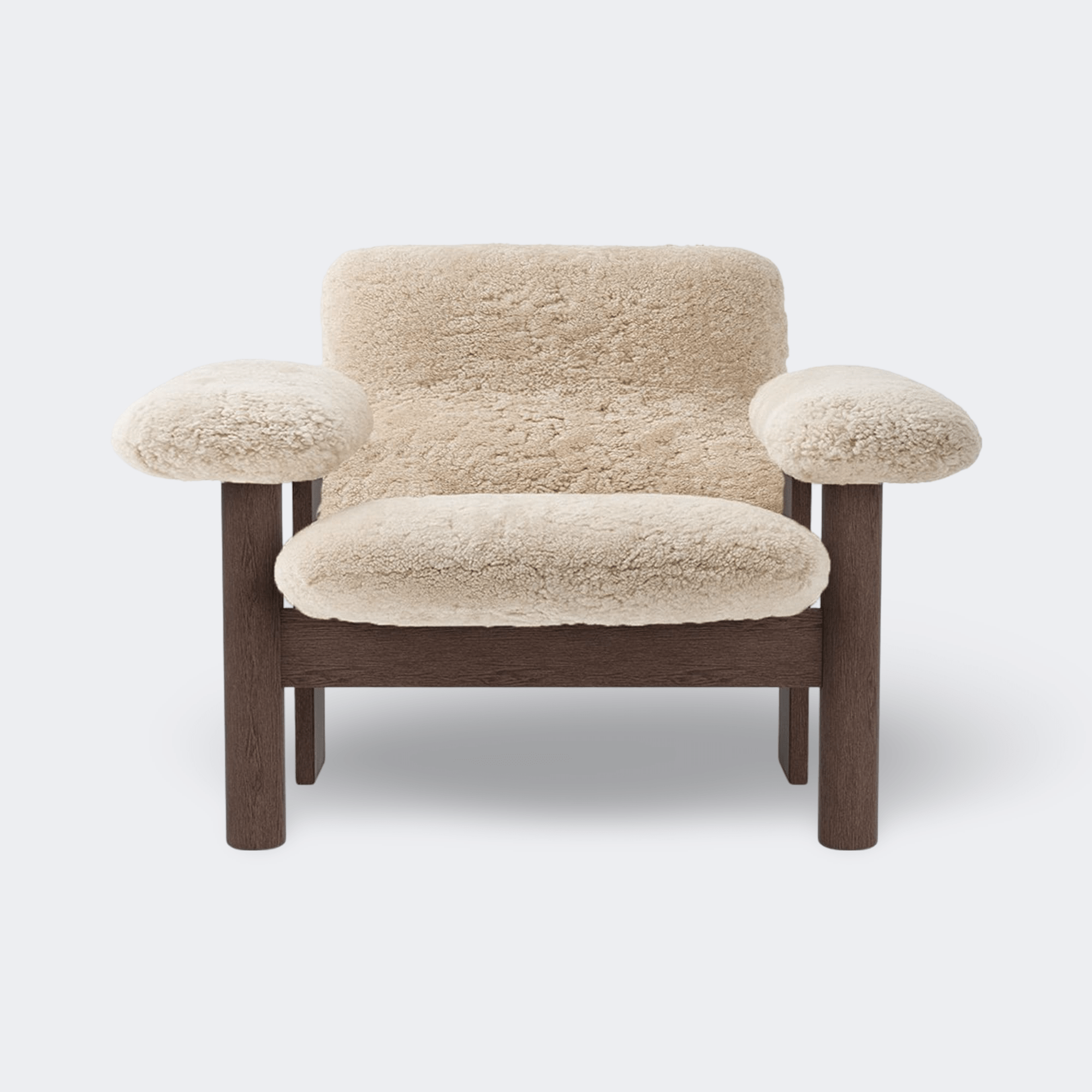 Audo Copenhagen Brasilia Lounge Chair, Low Back, Sheepskin Sheepskin Nature Dark Stained Oak - KANSO