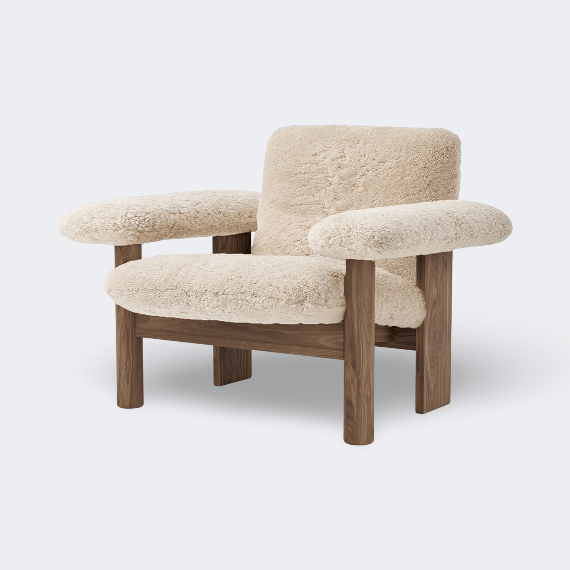 Audo Copenhagen Brasilia Lounge Chair, Low Back, Sheepskin Sheepskin Nature Walnut - KANSO