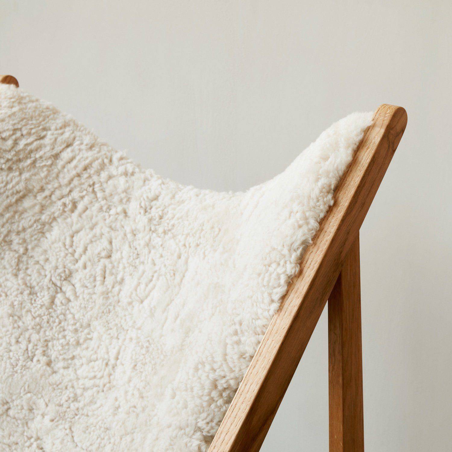 Audo Copenhagen Knitting Chair, Sheepskin Upholstery Made To Order Natural Oak/Nature - KANSO#Frame/Fabric Color_Natural Oak/Nature