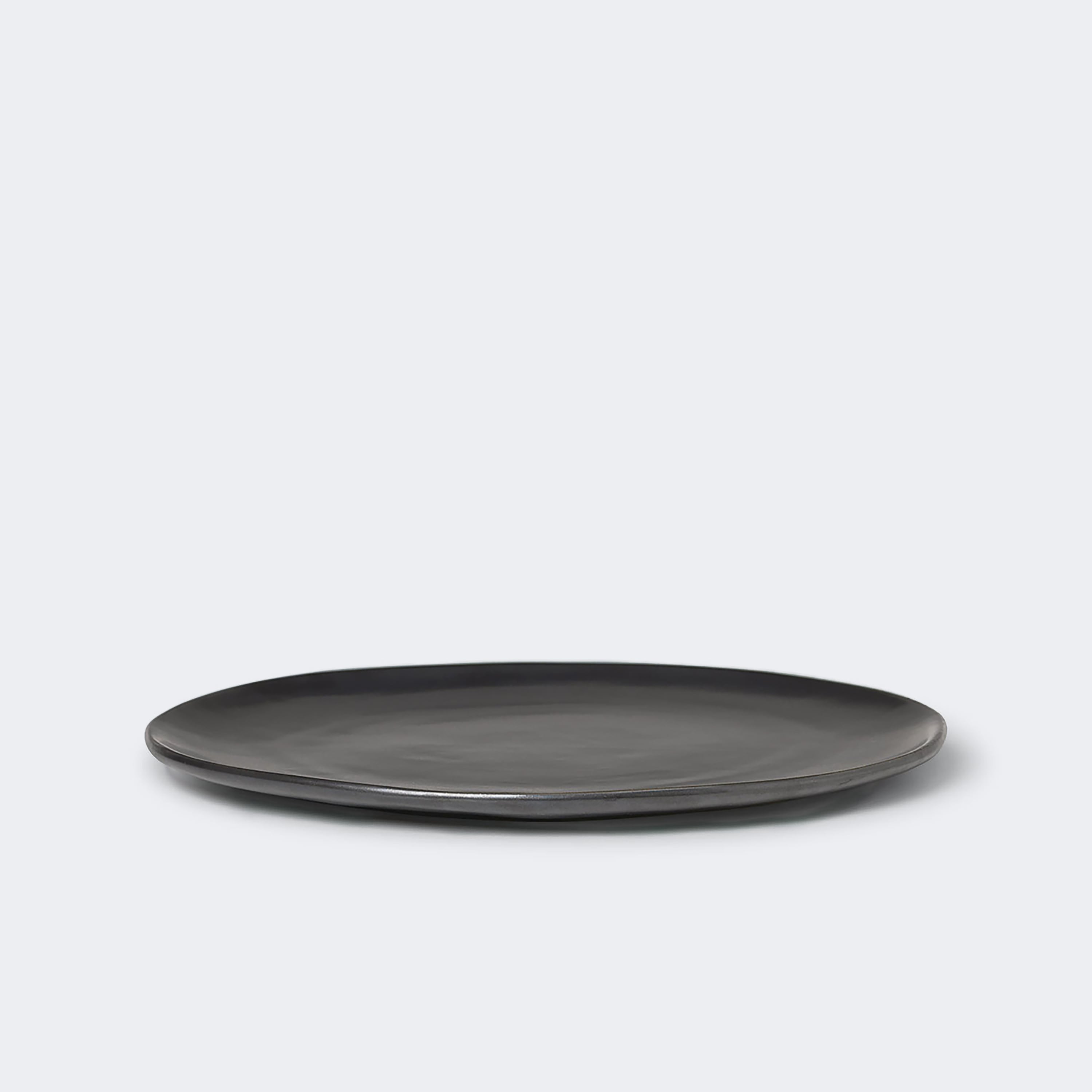 Ferm Living Flow Plate Large Black - KANSO