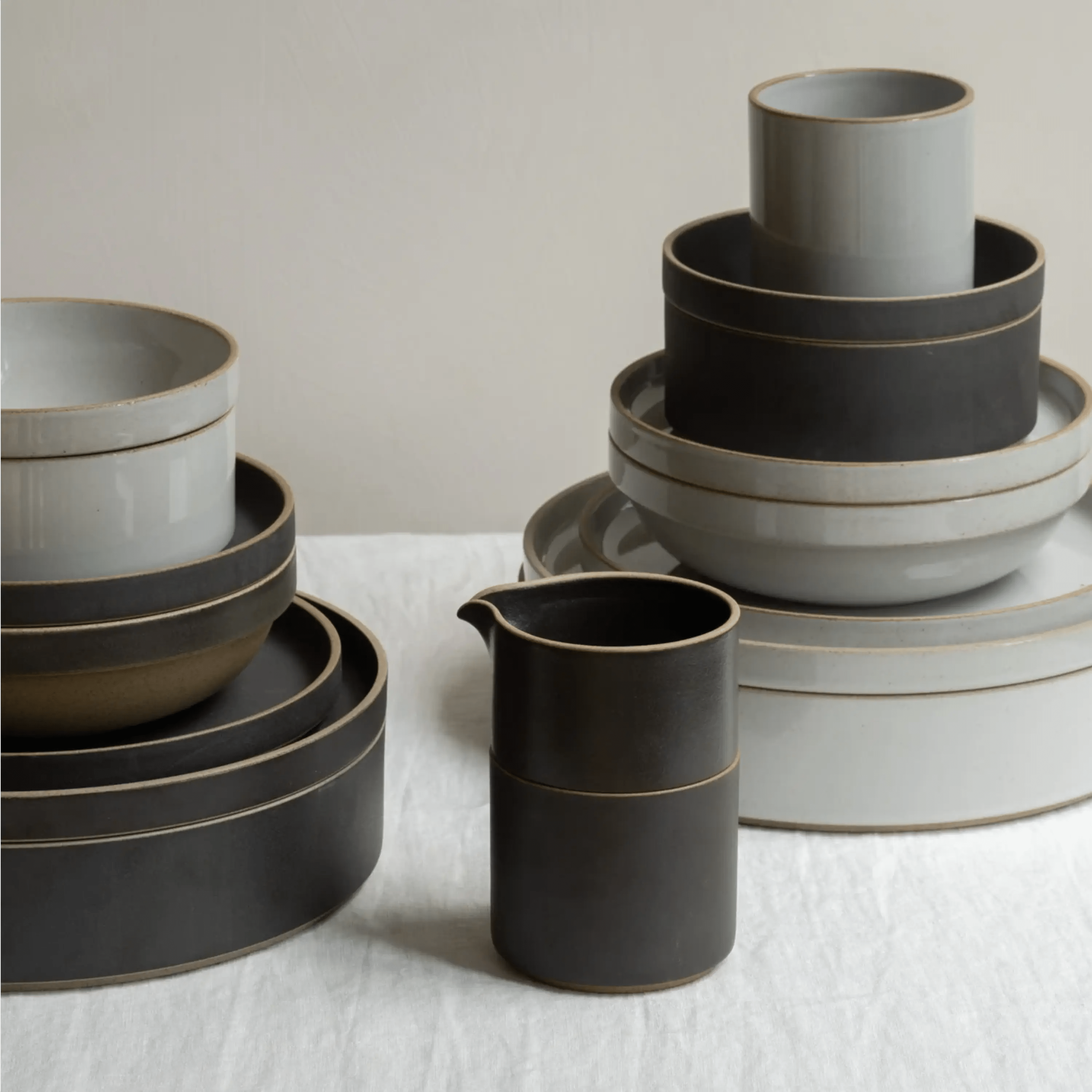 Hasami Porcelain Plate in Black - KANSO